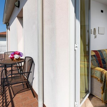 Residence Tre Trilo&Suites Rimini Bagian luar foto