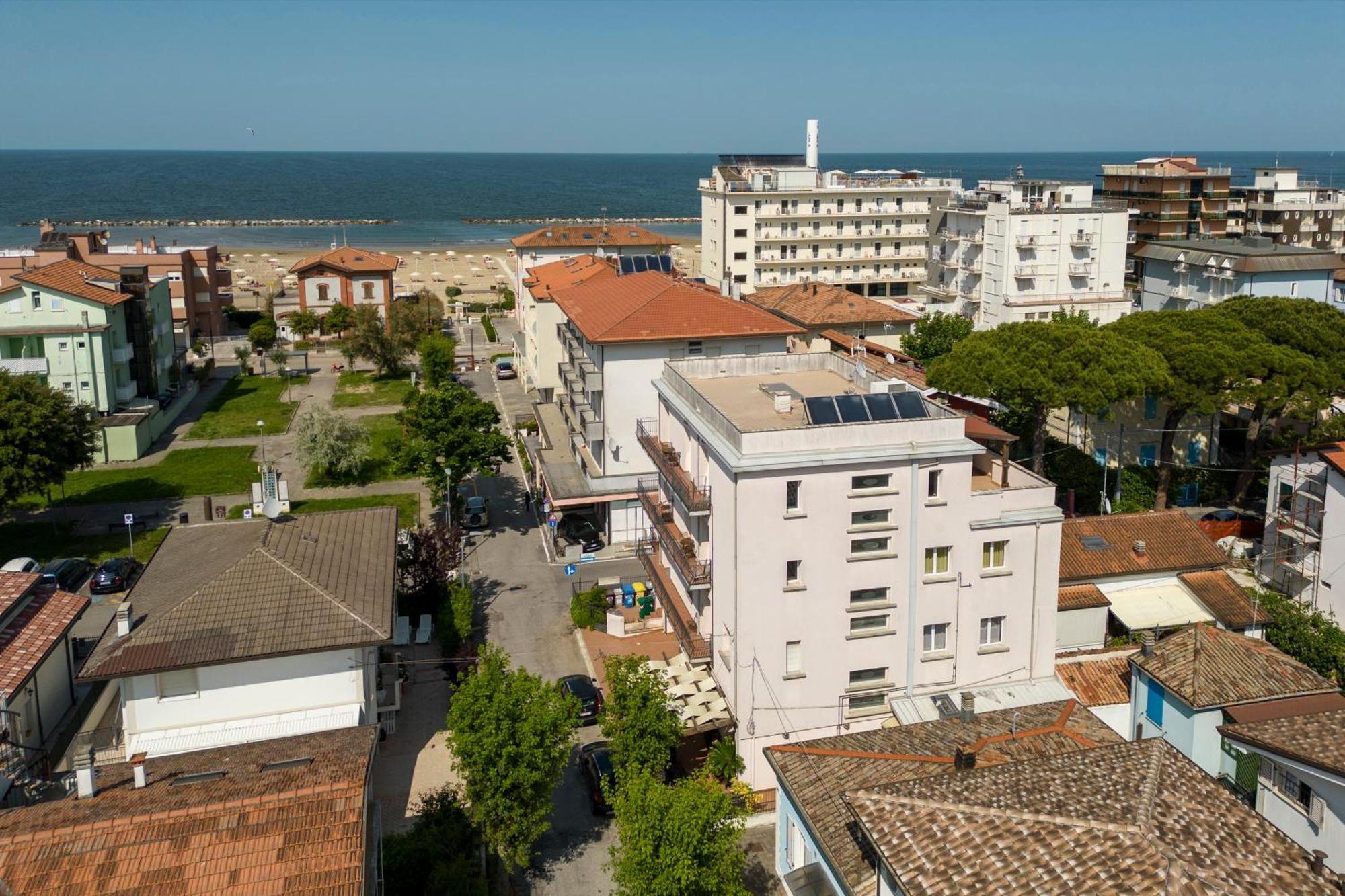 Residence Tre Trilo&Suites Rimini Bagian luar foto