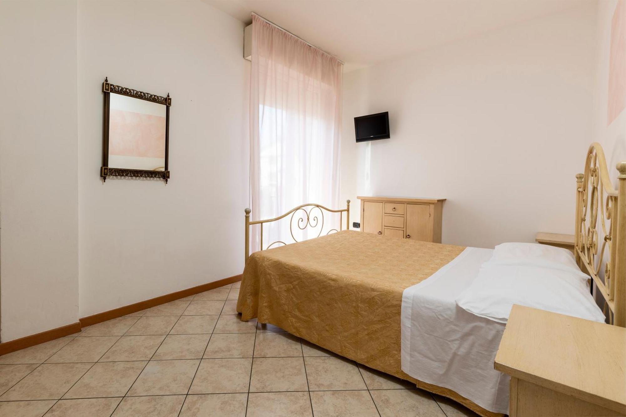 Residence Tre Trilo&Suites Rimini Bagian luar foto