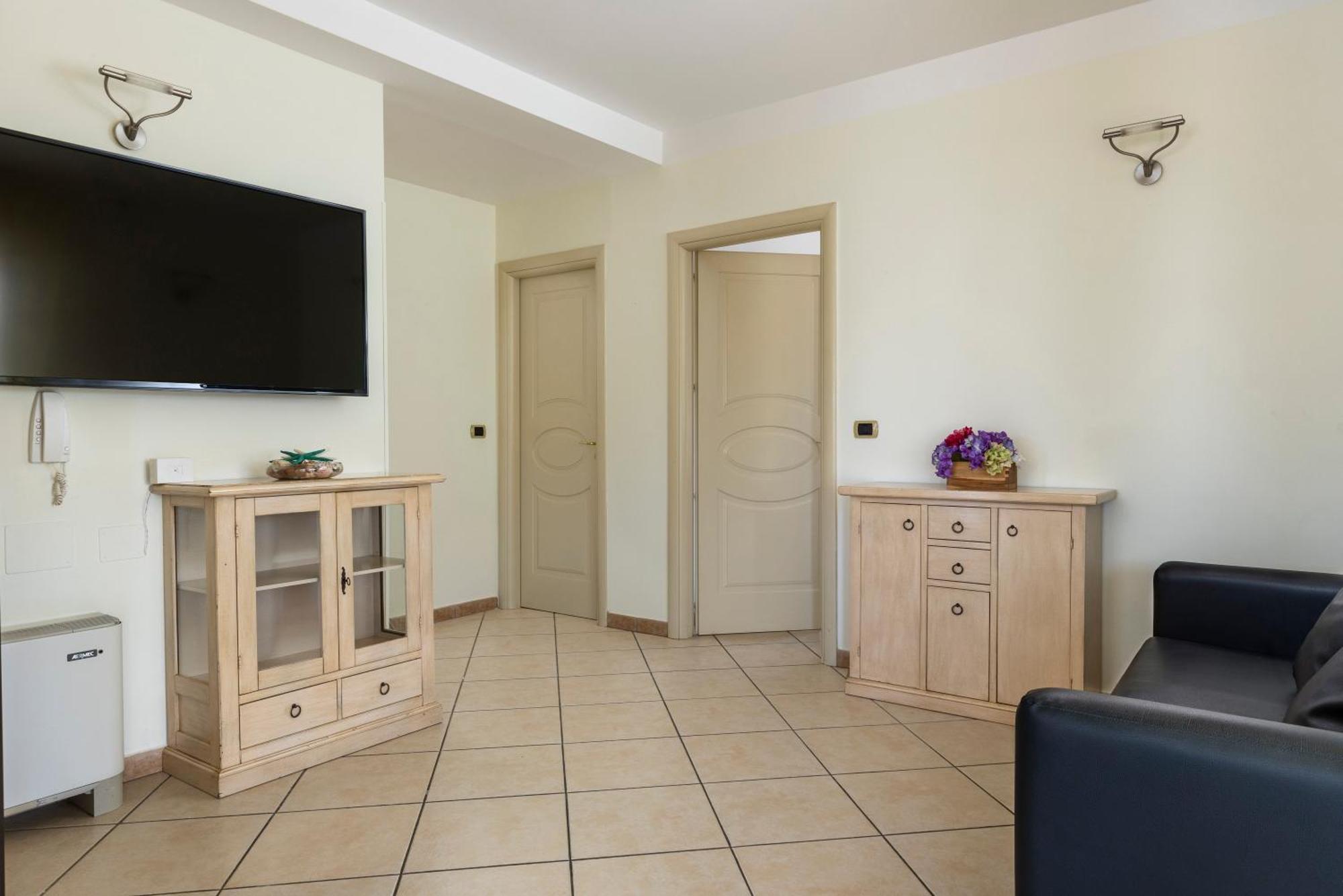 Residence Tre Trilo&Suites Rimini Bagian luar foto