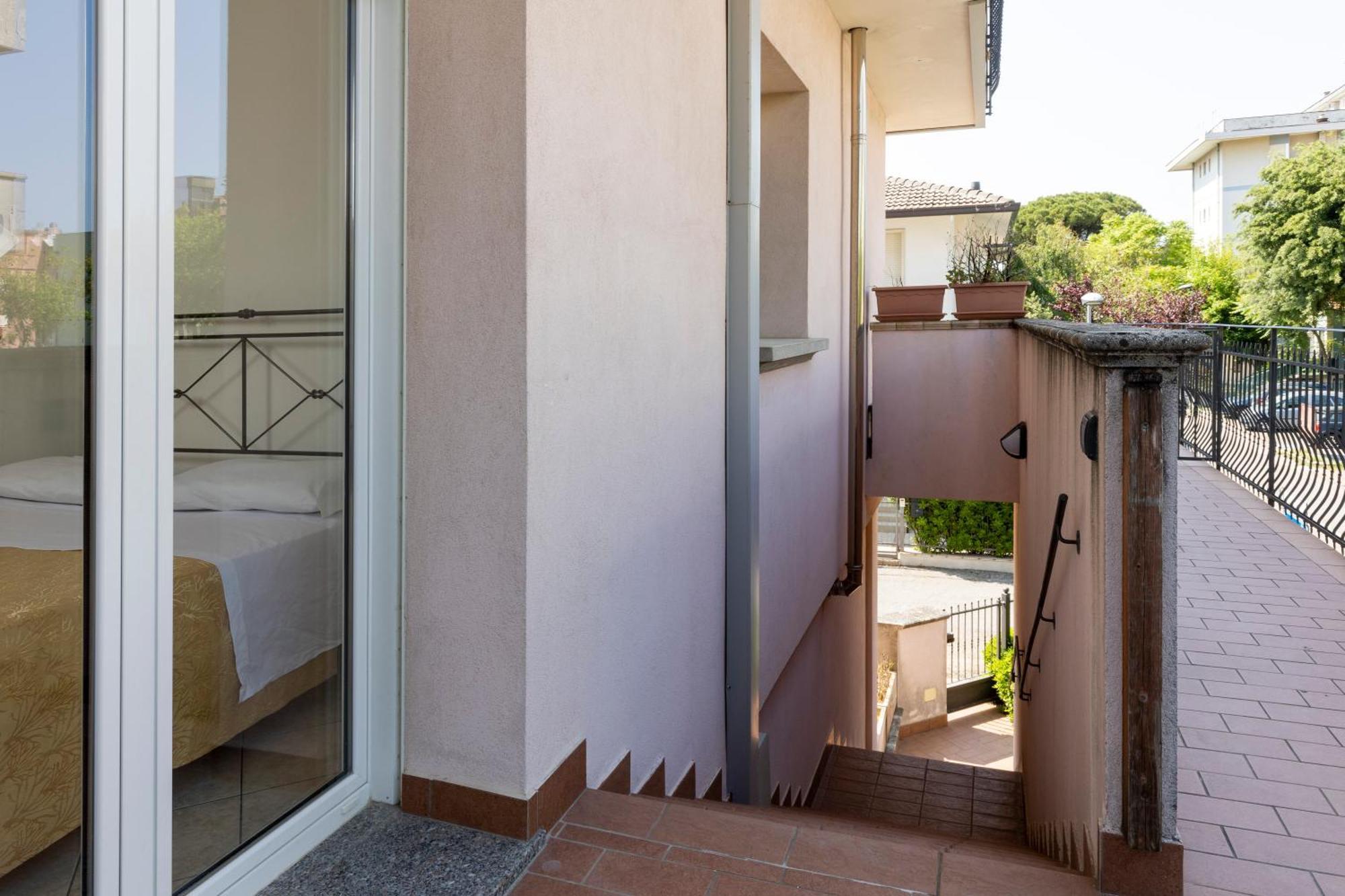 Residence Tre Trilo&Suites Rimini Bagian luar foto