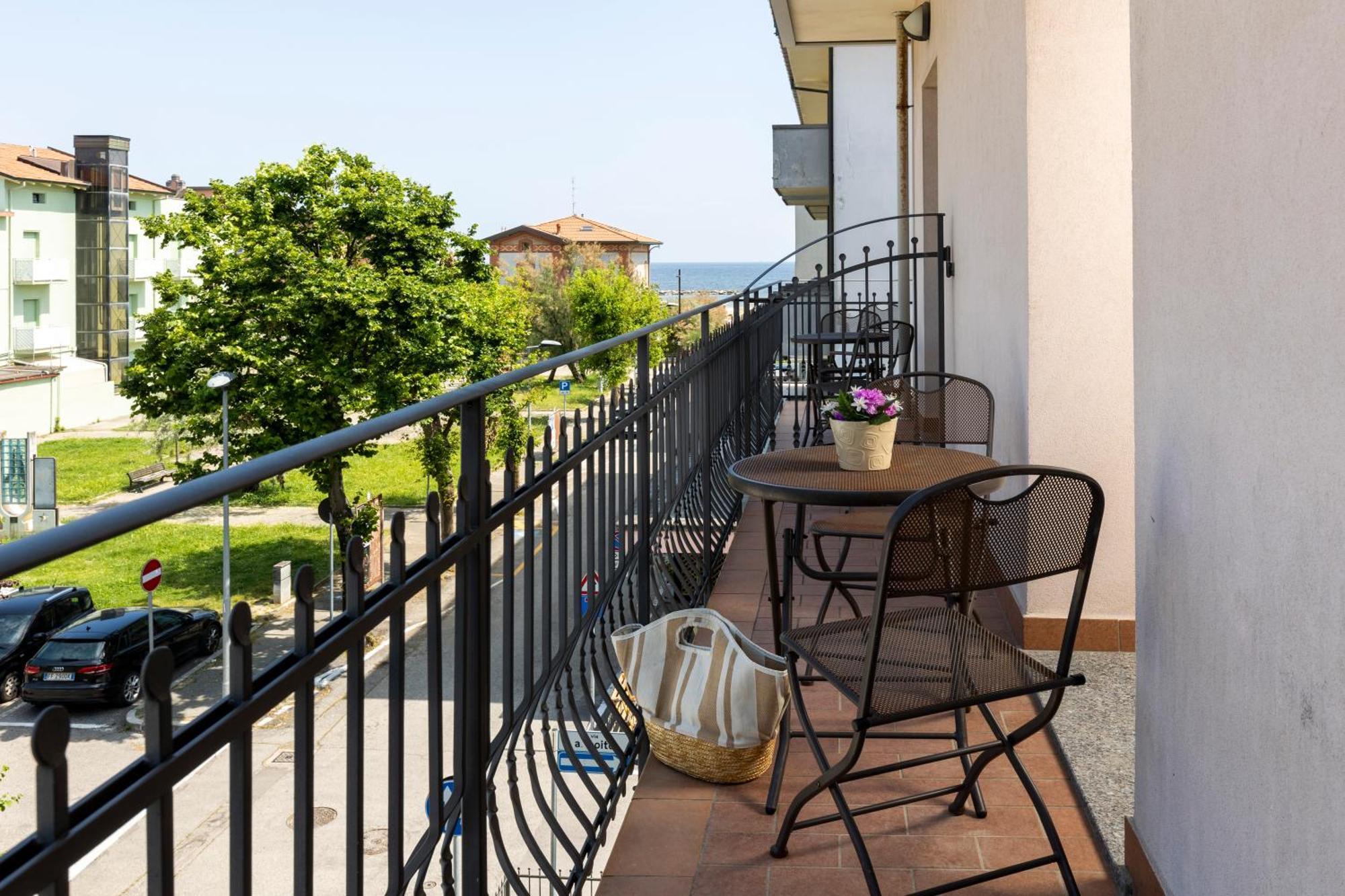 Residence Tre Trilo&Suites Rimini Bagian luar foto