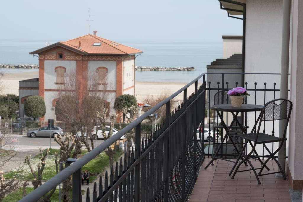 Residence Tre Trilo&Suites Rimini Bagian luar foto
