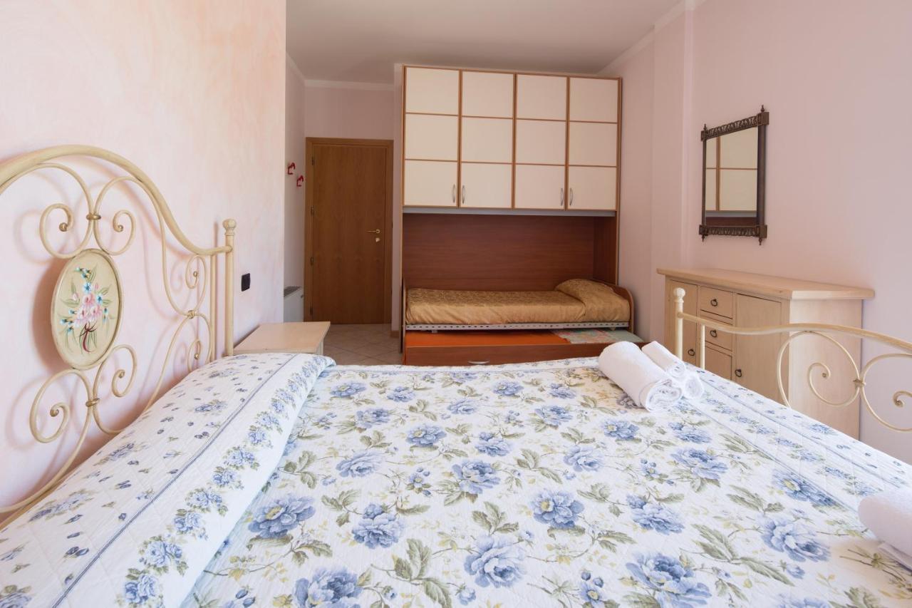 Residence Tre Trilo&Suites Rimini Bagian luar foto