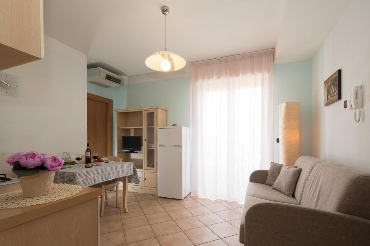 Residence Tre Trilo&Suites Rimini Bagian luar foto