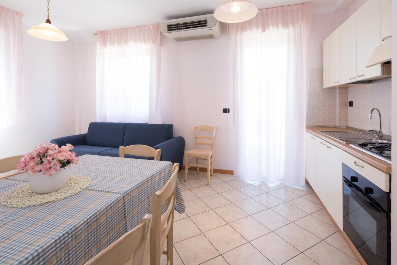 Residence Tre Trilo&Suites Rimini Bagian luar foto
