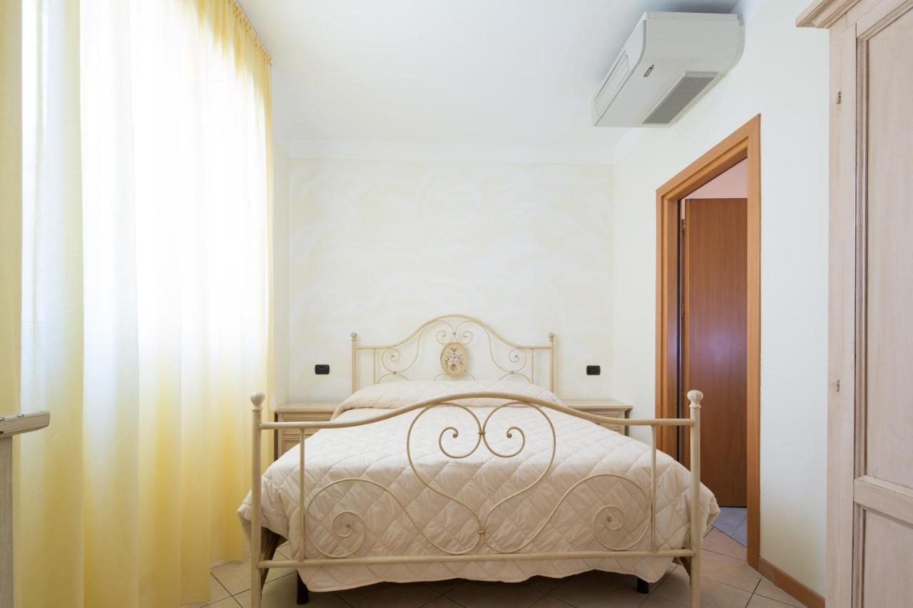 Residence Tre Trilo&Suites Rimini Bagian luar foto