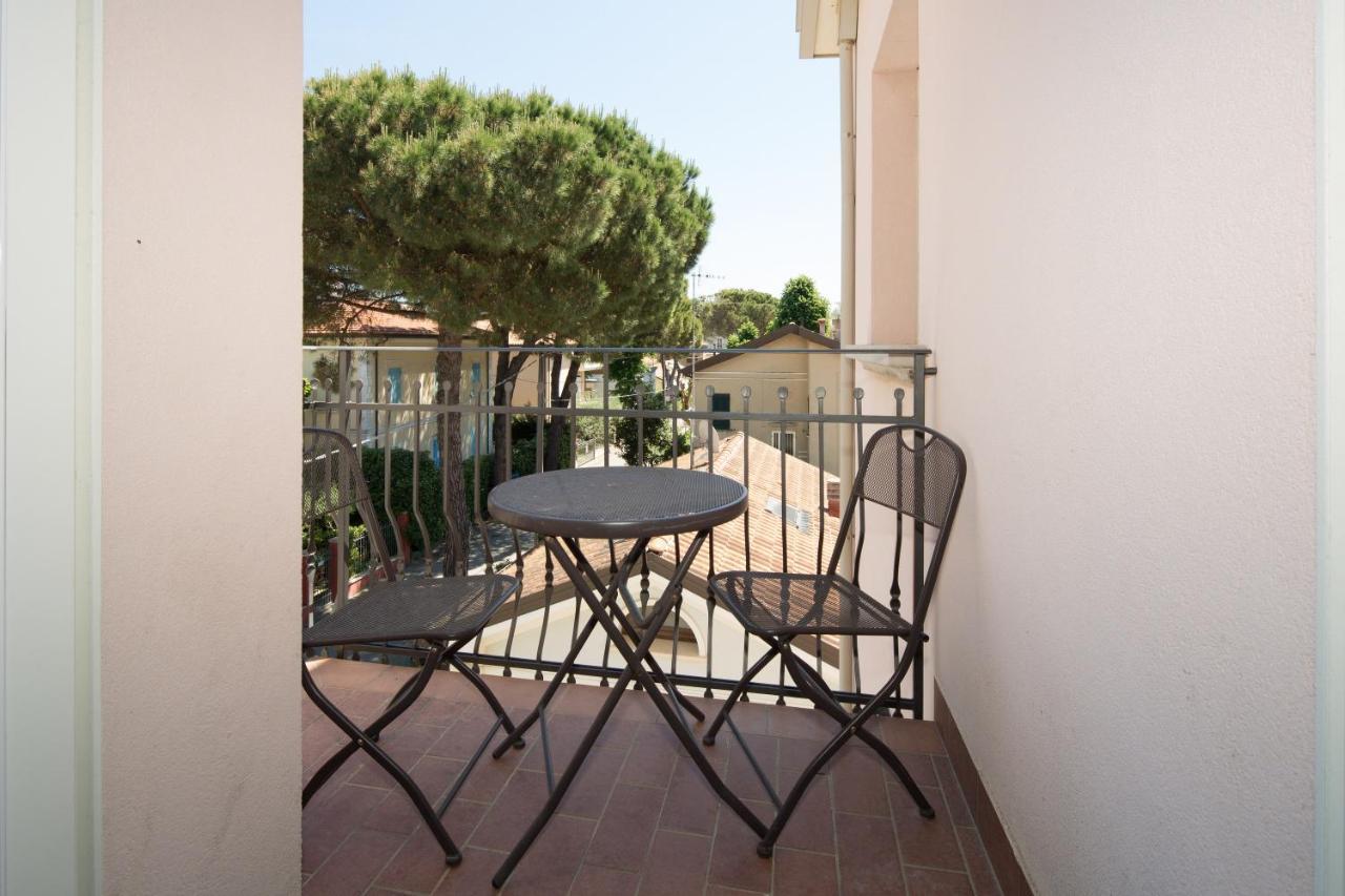 Residence Tre Trilo&Suites Rimini Bagian luar foto