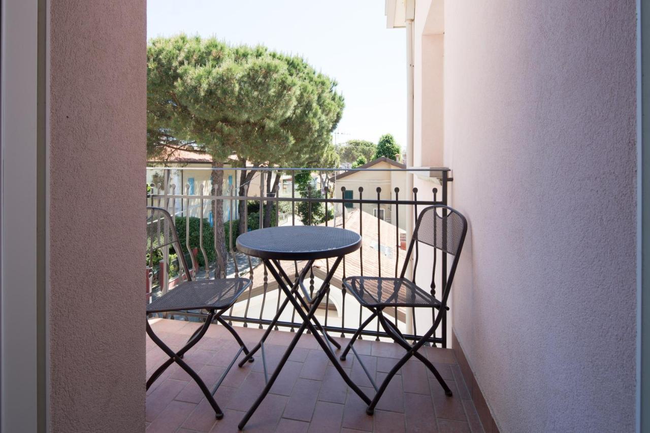 Residence Tre Trilo&Suites Rimini Bagian luar foto